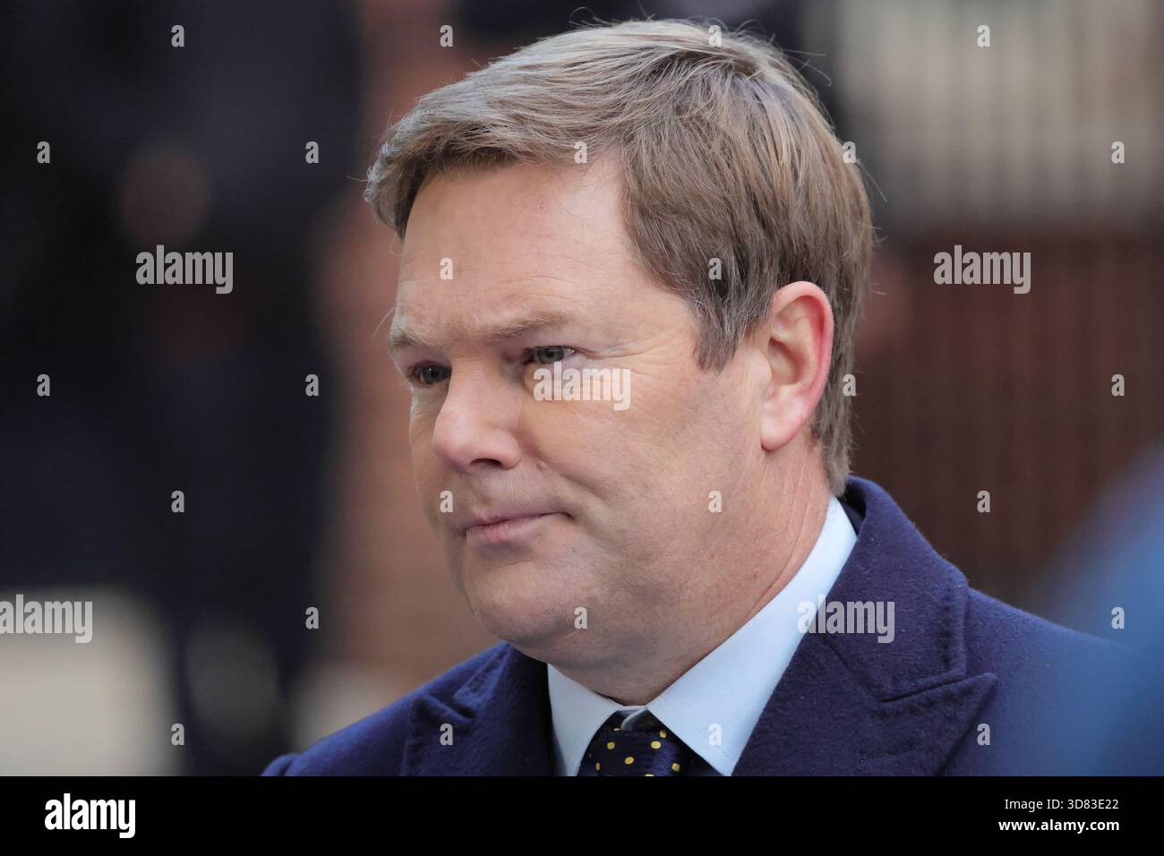 BBC-Journalist Christian Fraser in der Downing Street vor dem Budget, London, Großbritannien Stockfoto