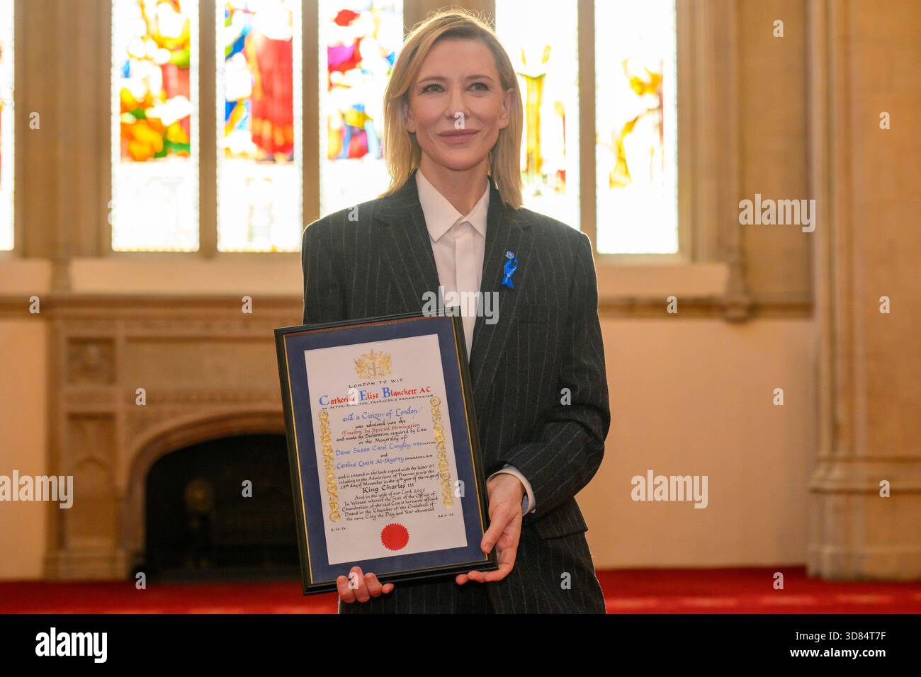 28/11/2025. London, Großbritannien die zweimalige Oscar-Gewinnerin Cate Blanchett erhält die Freedom of the City of London in Guildhall in Anerkennung ihres herausragenden Beitrags zum Drama und ihrer Kampagnen zu humanitären und globalen Umweltthemen. Cate Blanchett, die an der Zeremonie teilnahm, wurde von dem ehemaligen Lord Mayor of the City of London, Sir William Russell, und dem Vorsitzenden des Board of Governors der Guildhall School of Music & Drama, Emily Benn, nominiert Stockfoto