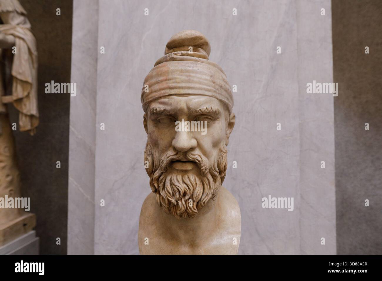 Rom, Italien - 11. Januar 2024: Leiter einer dakischen Skulptur im Vatikanischen Museum. Stockfoto