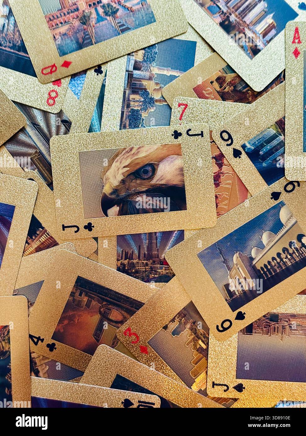 Dubai Gold Spielkarten - Smartphone-aufgenommenes Stockfoto