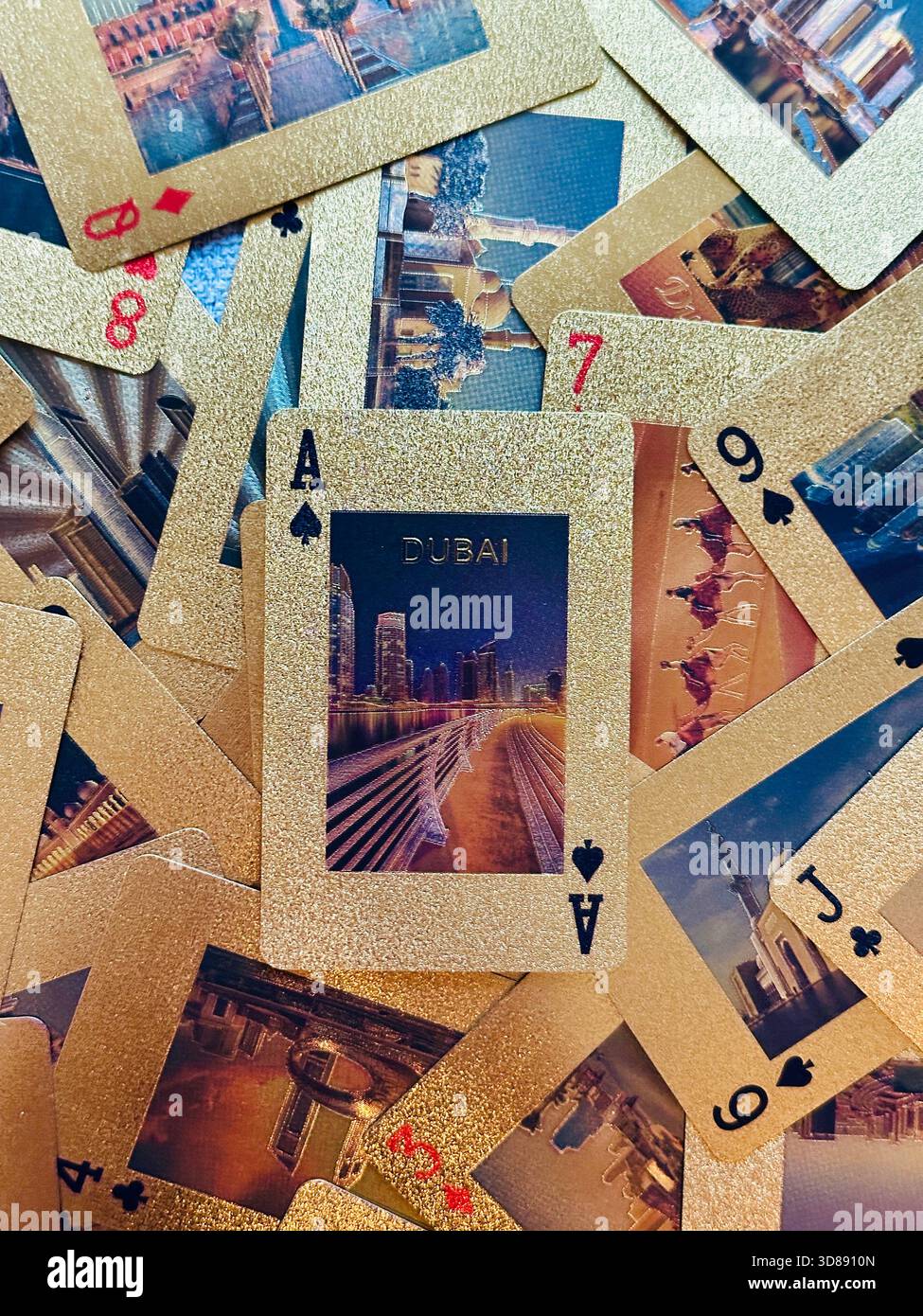 Dubai Gold Spielkarten - Smartphone-aufgenommenes Stockfoto