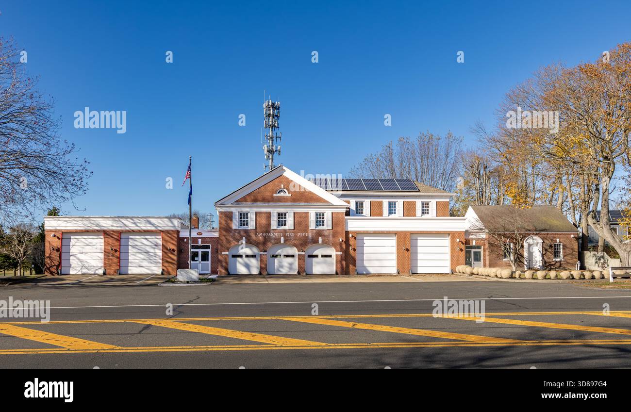 Vorderaußenseite der Amagansett-Feuerwehr an einem Herbsttag Stockfoto