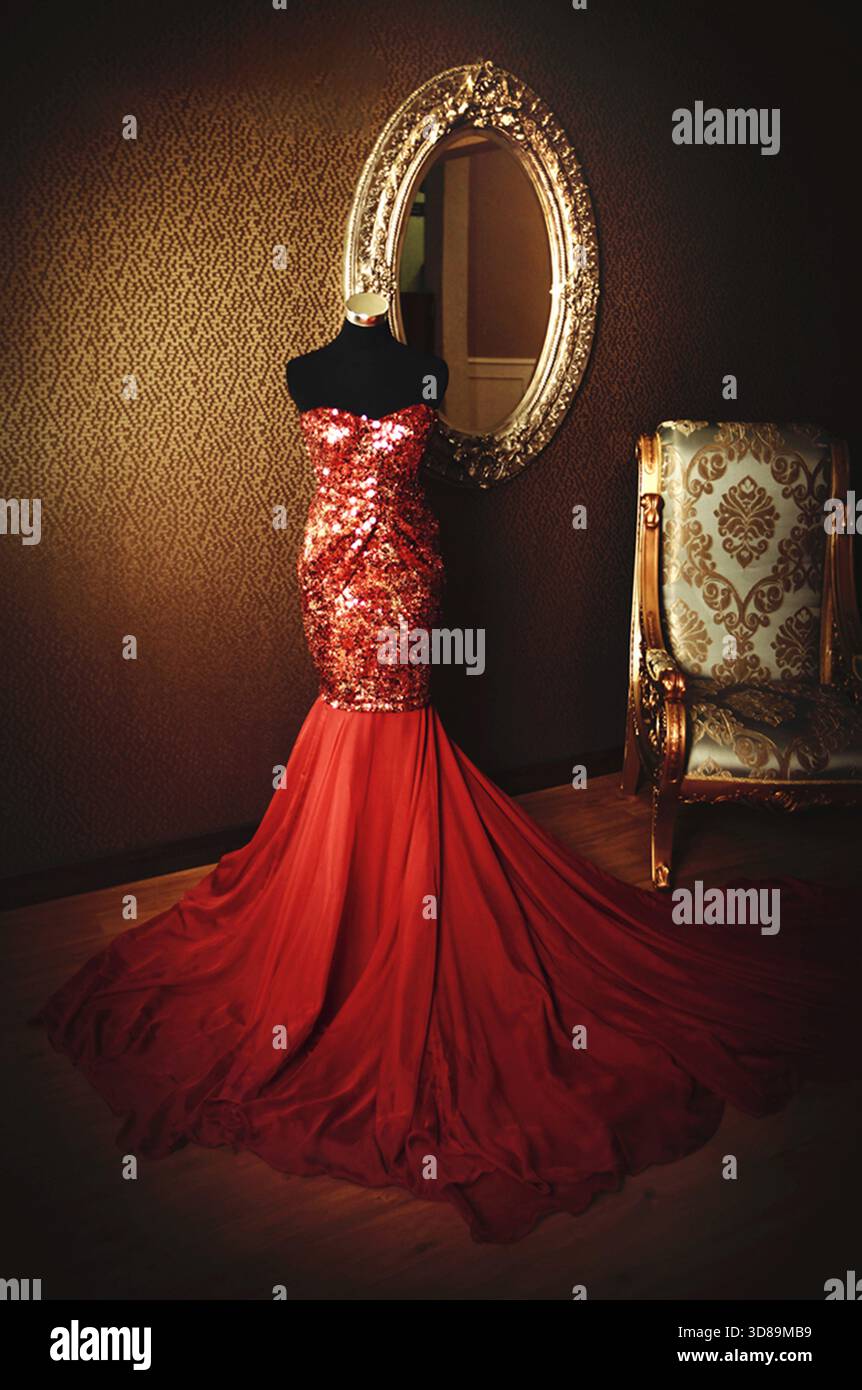 Luxuriöses Partykleid und Ballkleid für Mode-Präsentationen erinnern an Luxus, Eleganz und klassisches Design für Modedesign-Ideen Stockfoto