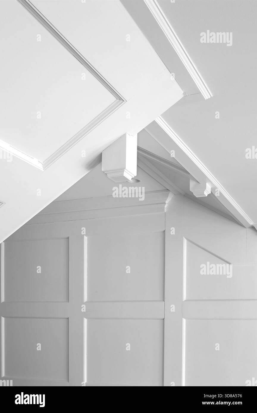 Architektonische Details der weißen Verkleidung in der Ecke, Wohnhaus, USA Stockfoto