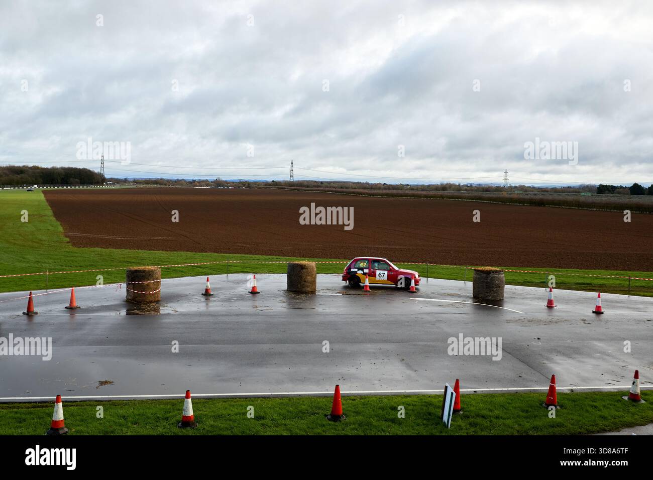 Castle Combe Race Circuit, England, 29. November 2025, Yvonne Walton und Leighton Escott Rennen in einem Nissan Micra bei der DAE Castle Combe Stage Rally. Quelle: Craig Allan-McWilliams/Alamy Live News Stockfoto