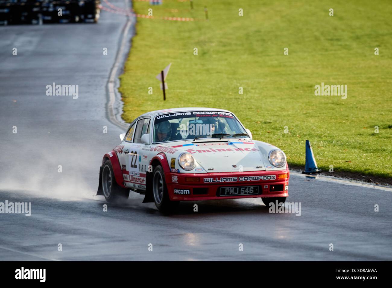 Castle Combe Race Circuit, England, 29. November 2025, Richard Williams und Robbie Sandford Rennen in einem Porsche 911 bei der DAE Castle Combe Stage Rally. Quelle: Craig Allan-McWilliams/Alamy Live News Stockfoto