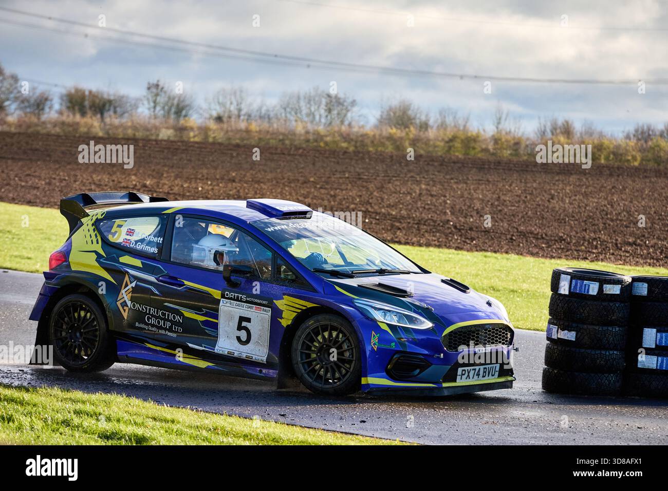 Castle Combe Race Circuit, England, 29. November 2025, Dean Grimes und Martin Corbett Rennen für DG Construction Group, DG Charging, Datts Ltd, The Teddy BE Stockfoto