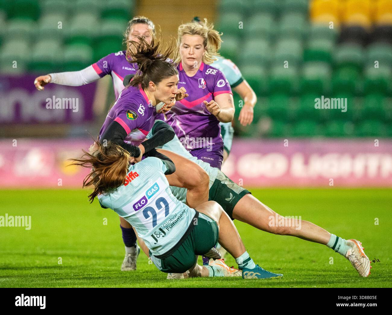 Premiership Women's Rugby, PWR, Loughborough Lightning (Purple Kit) V Leicester Tigers (Hellgrün), Northampton, Northamptonshire, England, Großbritannien 29. November 2025. Loughborough Lightning kämpfte gegen Leicester Tigers in der Premiership Women's Rugby Union League auf dem Northampton Rugby Ground und verlor mit einem Ergebnis von 50-15 gegen Loughborough Lightning. Quelle: Alan Beastall/Alamy Live News Stockfoto