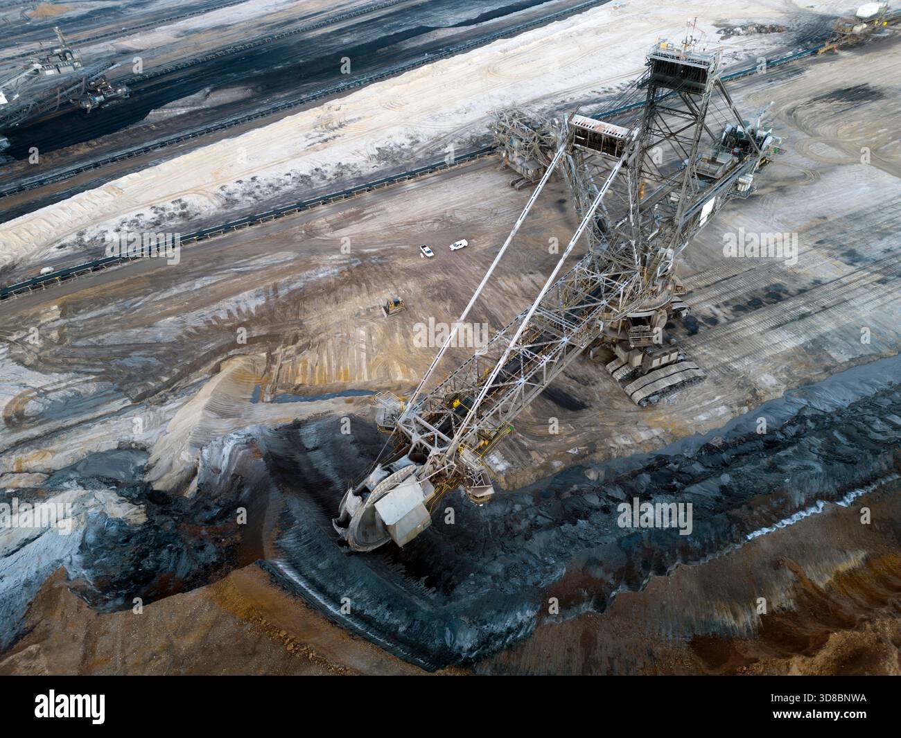 Ein großer Schaufelradbagger in einem Braunkohle-Braunkohle-Braunkohle-Bergwerk, Deutschland Stockfoto
