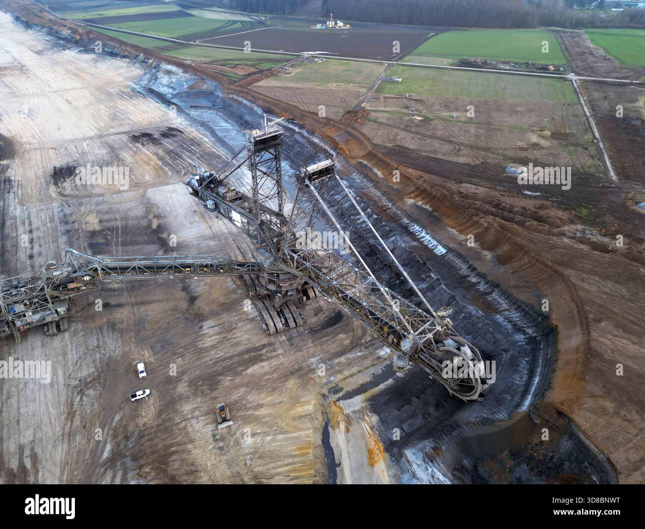 Ein großer Schaufelradbagger in einem Braunkohle-Braunkohle-Braunkohle-Bergwerk, Deutschland Stockfoto