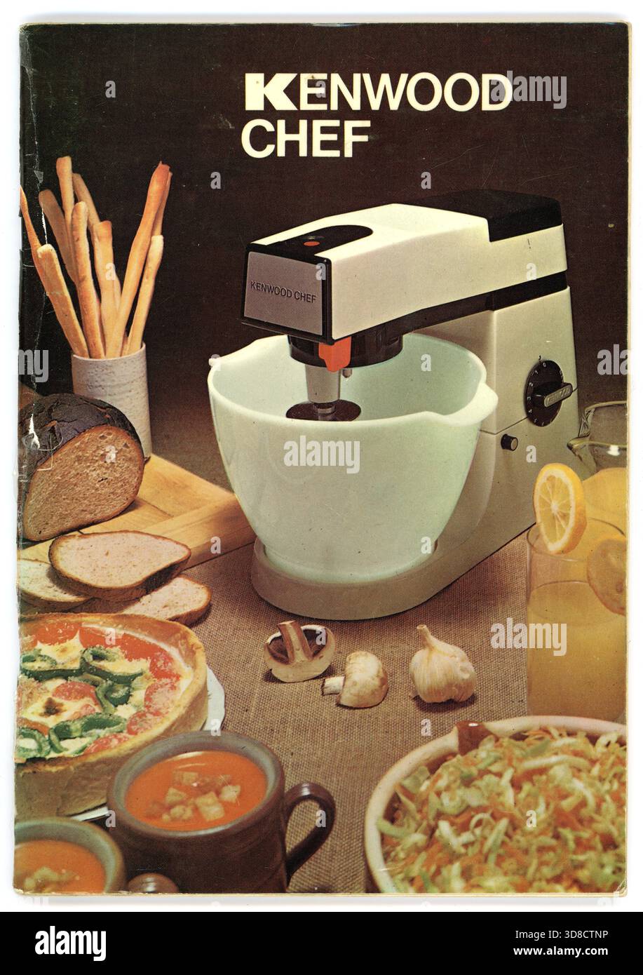 Vintage 1980er Jahre Anleitung & Rezepte Heft Kenwood Chef, für Modell A901 Pub 1980 von Kenwood Manufacturing, Retro Küchenhelfer. Küchenmaschinen. GROSSBRITANNIEN Stockfoto