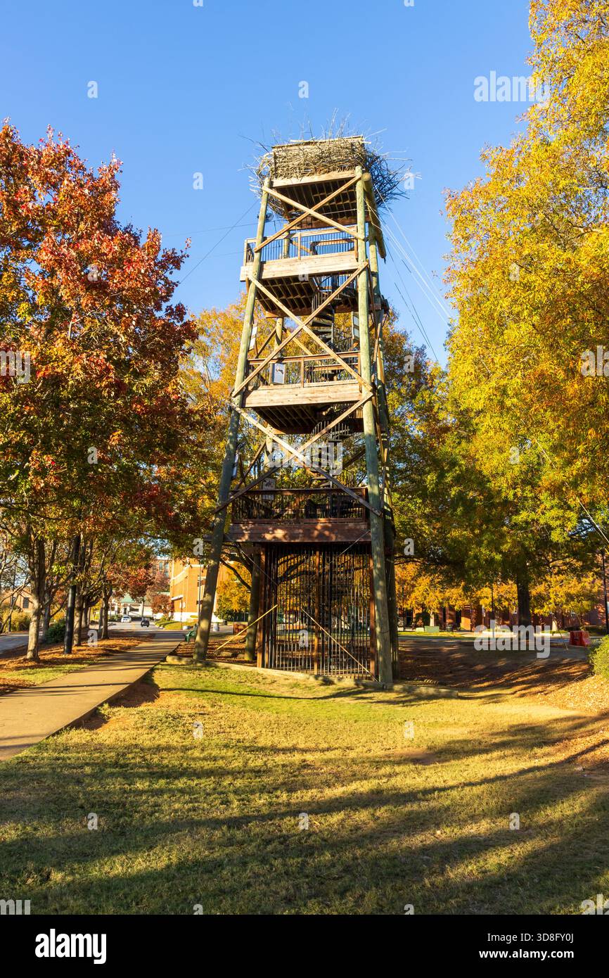 Malerischer Woodruff Riverfront Park und historisches Flussufer Industrieviertel in Columbus, Georgia, bei Sonnenuntergang Stockfoto