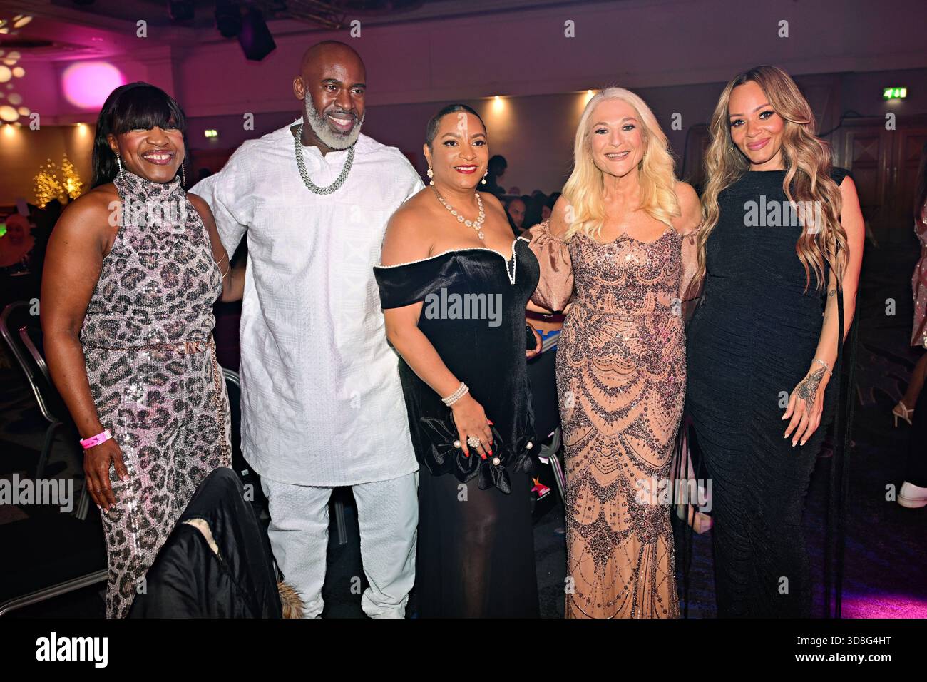 Birmingham, Großbritannien. November 2025. Fredi Nwaka, Vanessa Feltz, Shola Ama bei den Awards of the Multikultural Business & Community Champion Awards 2025 (MBCC Awards) im Hilton Birmingham Metropole, Birmingham, Großbritannien. (Foto von 李世惠/siehe Li/Picture Capital) Credit: Siehe Li/Picture Capital/Alamy Live News Stockfoto