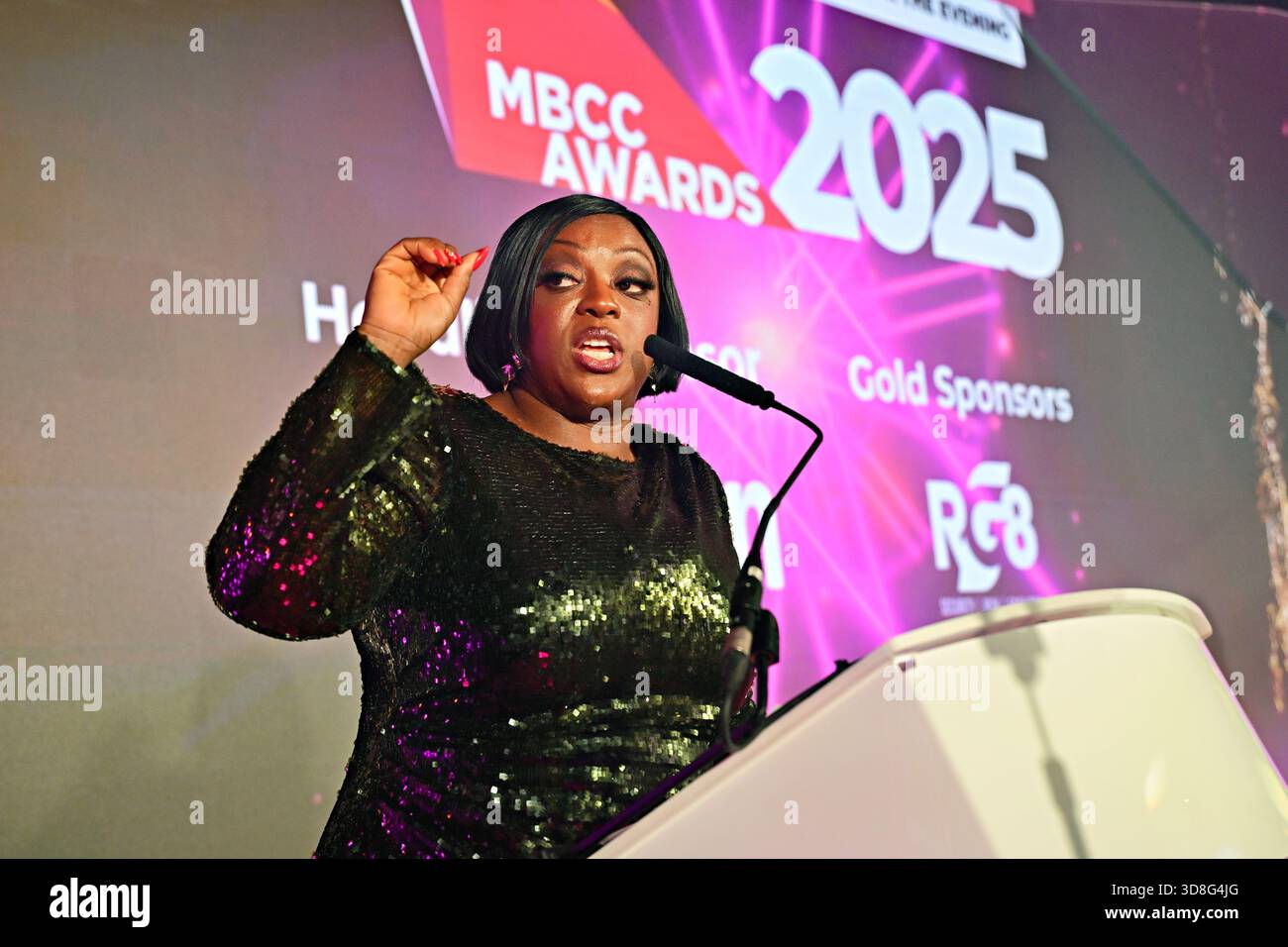 Birmingham, Großbritannien. November 2025. Judi Love bei den Awards der multikulturellen Business & Community Champion Awards 2025 (MBCC Awards) im Hilton Birmingham Metropole, Birmingham, Großbritannien. (Foto von 李世惠/siehe Li/Picture Capital) Credit: Siehe Li/Picture Capital/Alamy Live News Stockfoto