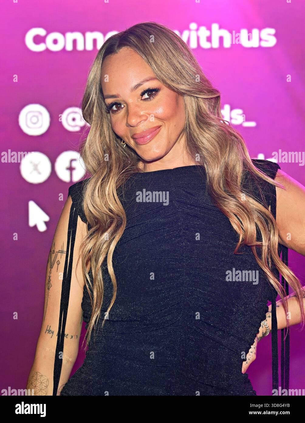 Birmingham, Großbritannien. November 2025. Shola Ama bei den Awards of the Multikultural Business & Community Champion Awards 2025 (MBCC Awards) im Hilton Birmingham Metropole, Birmingham, Großbritannien. (Foto von 李世惠/siehe Li/Picture Capital) Credit: Siehe Li/Picture Capital/Alamy Live News Stockfoto