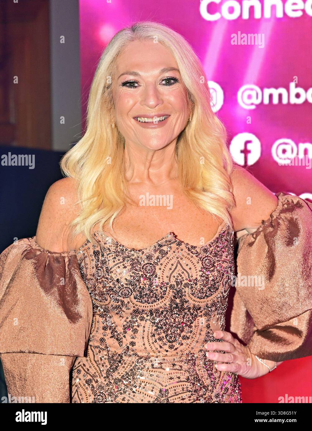 Birmingham, Großbritannien. November 2025. Vanessa Feltz bei den Awards of the Multikultural Business & Community Champion Awards 2025 (MBCC Awards) im Hilton Birmingham Metropole, Birmingham, Großbritannien. (Foto von 李世惠/siehe Li/Picture Capital) Credit: Siehe Li/Picture Capital/Alamy Live News Stockfoto