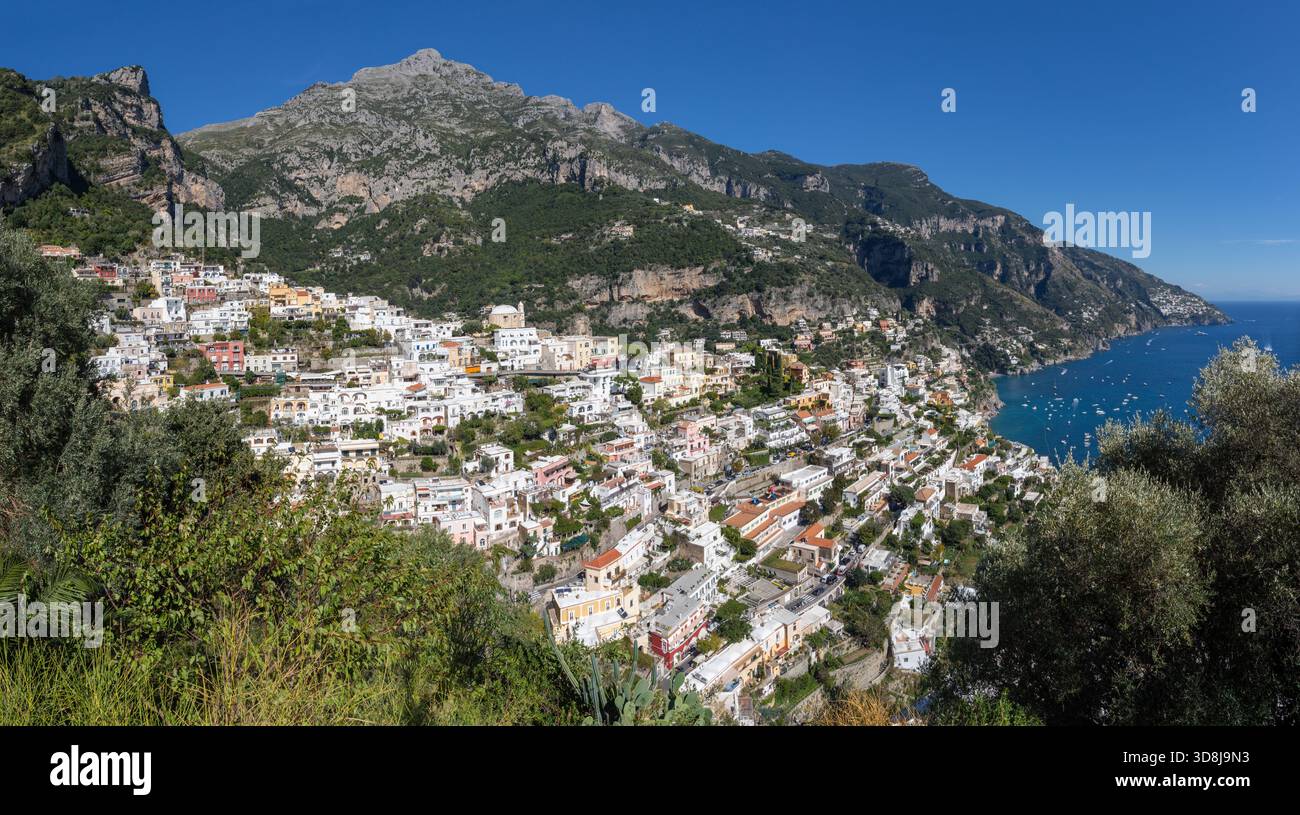 Positano - Amalfiküste - das Stadtbild mit der Küste Stockfoto