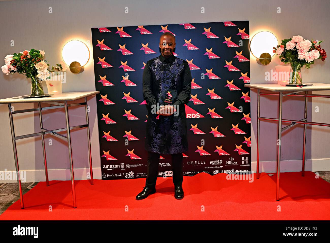 Birmingham, Großbritannien. November 2025. Adrian Lester, CBE-Gewinner der Honorary Inspirational TV Personality bei den Awards of the Multikultural Business & Community Champion Awards 2025 (MBCC Awards) im Hilton Birmingham Metropole, Birmingham, Großbritannien. (Foto von 李世惠/siehe Li/Picture Capital) Credit: Siehe Li/Picture Capital/Alamy Live News Stockfoto