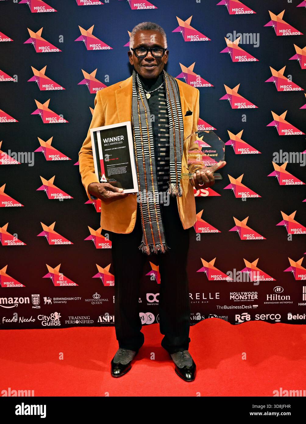 Birmingham, Großbritannien. November 2025. Rudolph Walker Gewinner des Honorary Lifetime Achievement Award bei den Awards of the Multikultural Business & Community Champion Awards 2025 (MBCC Awards) im Hilton Birmingham Metropole, Birmingham, Großbritannien. (Foto von 李世惠/siehe Li/Picture Capital) Credit: Siehe Li/Picture Capital/Alamy Live News Stockfoto