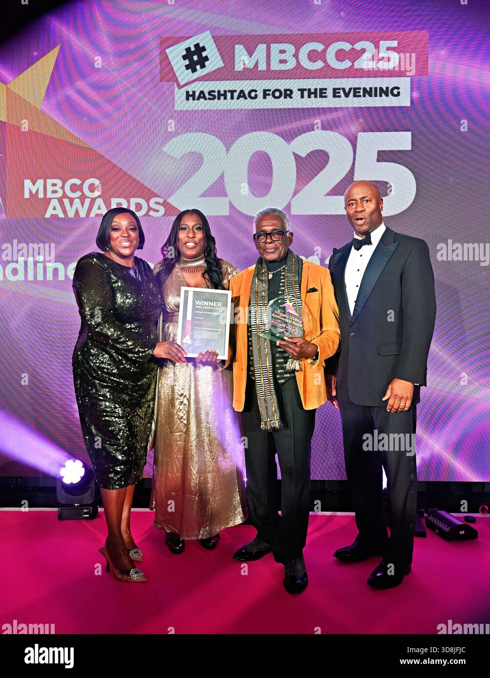 Birmingham, Großbritannien. November 2025. Rudolph Walker Gewinner des Honorary Lifetime Achievement Award bei den Awards of the Multikultural Business & Community Champion Awards 2025 (MBCC Awards) im Hilton Birmingham Metropole, Birmingham, Großbritannien. (Foto von 李世惠/siehe Li/Picture Capital) Credit: Siehe Li/Picture Capital/Alamy Live News Stockfoto