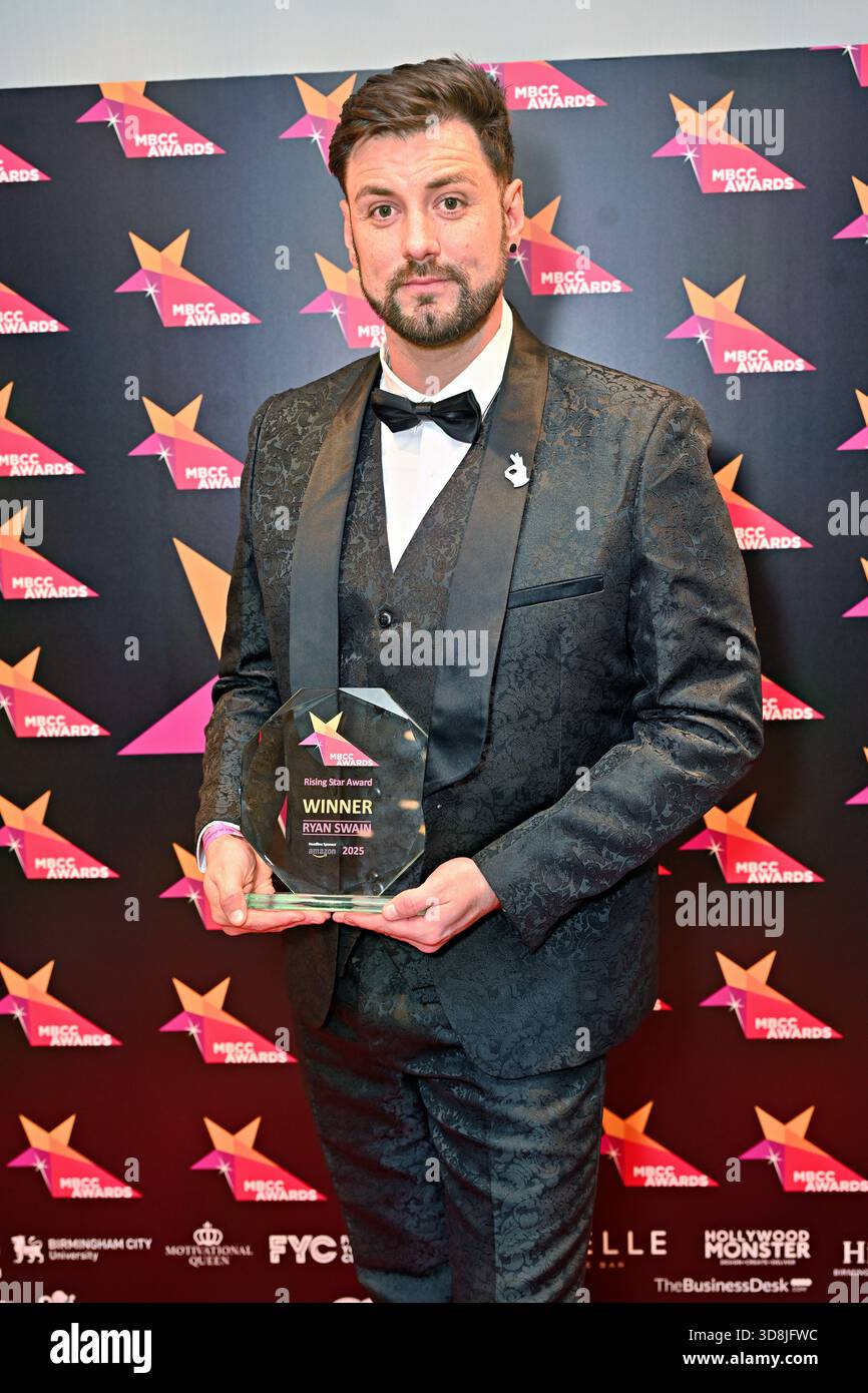Birmingham, Großbritannien. November 2025. Ryan Swain Gewinner des Rising Star Award bei den Awards of the Multikultural Business & Community Champion Awards 2025 (MBCC Awards) im Hilton Birmingham Metropole, Birmingham, Großbritannien. (Foto von 李世惠/siehe Li/Picture Capital) Credit: Siehe Li/Picture Capital/Alamy Live News Stockfoto