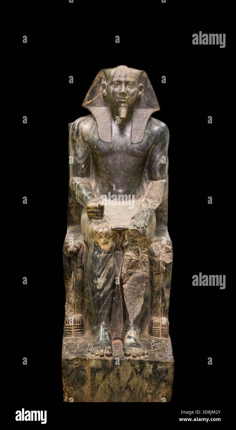 Kairo, Ägyptisches Museum, die berühmte Dioritstatue des Königs Khafre aus seiner Pyramidenanlage in Gizeh. Stockfoto