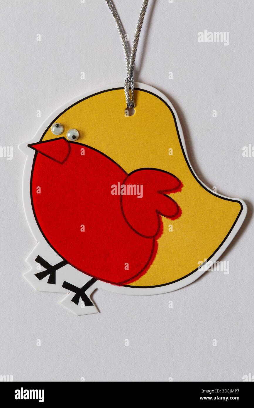 Weihnachts-Luxus-Geschenk-Tag mit robin auf von Primark isoliert auf weißem Hintergrund Stockfoto