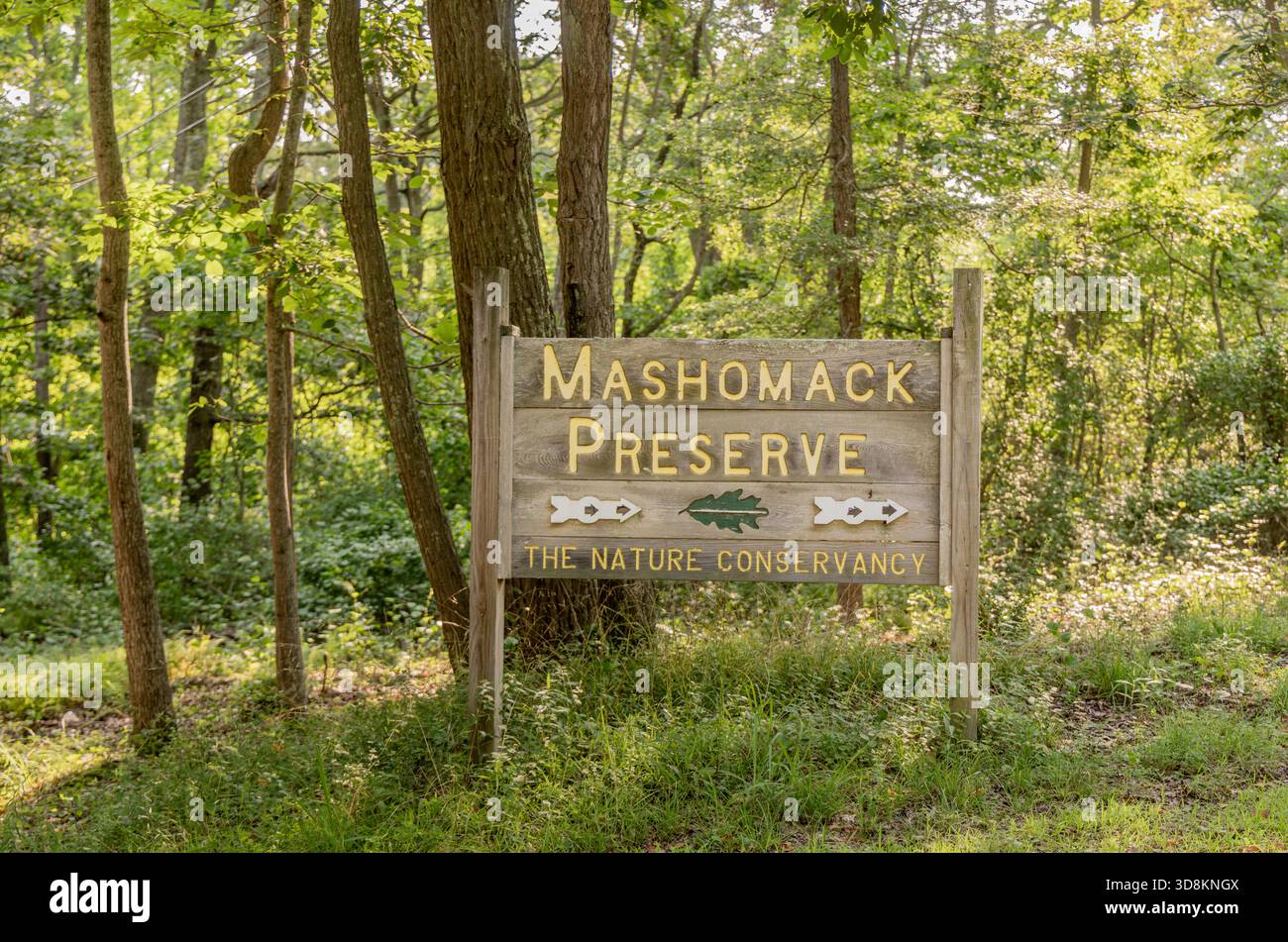 Holzschild für den Mashomack Preserve Park Stockfoto