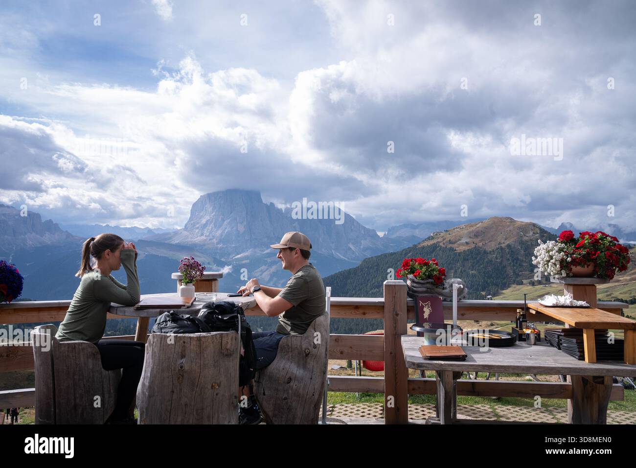 Restaurant in Seceda Teil des Puez-OdleNature Park. Dolomiten. Italien. Stockfoto