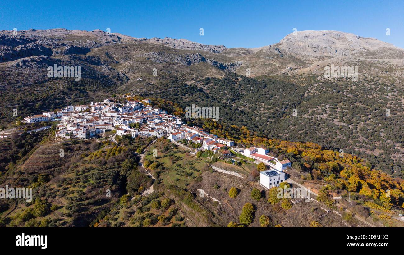 Blick auf die Gemeinde Cartajima im Genal-Tal, Andalusien Stockfoto