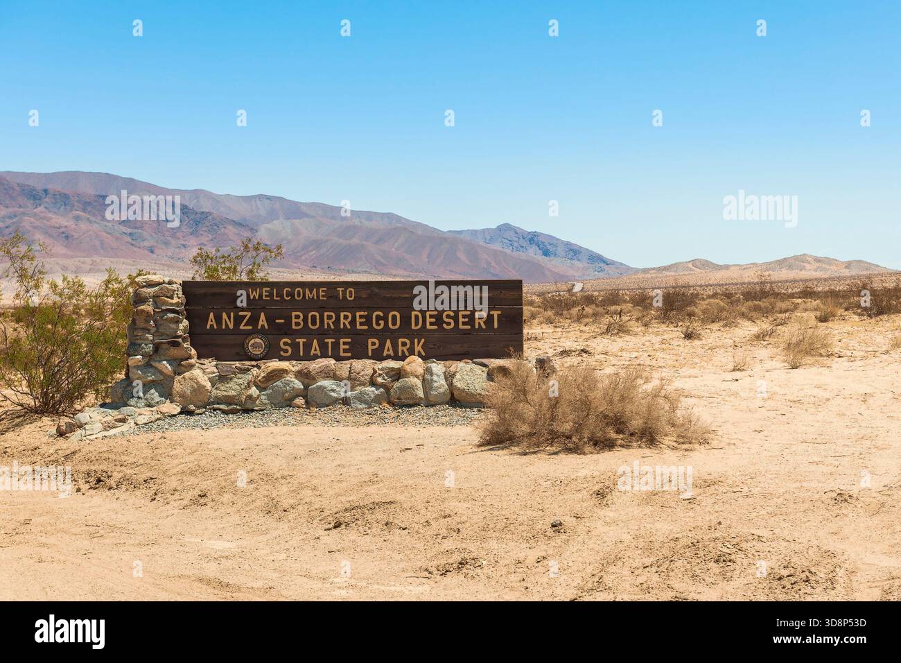 Kalifornien, USA - 6. August 2025 - Informationsschild am Eingang zum Anza-Borrego Desert State Park Stockfoto