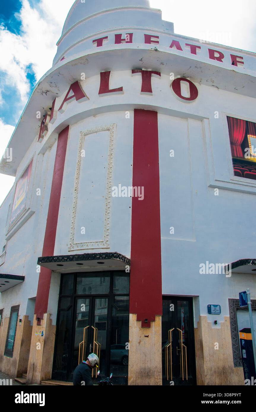 Das Kino Rialto (1929) gilt als Denkmal der Art déco-Architektur in Casablanca. Patronat von US-Truppen nach der Operation Fackel im Zweiten Weltkrieg Stockfoto