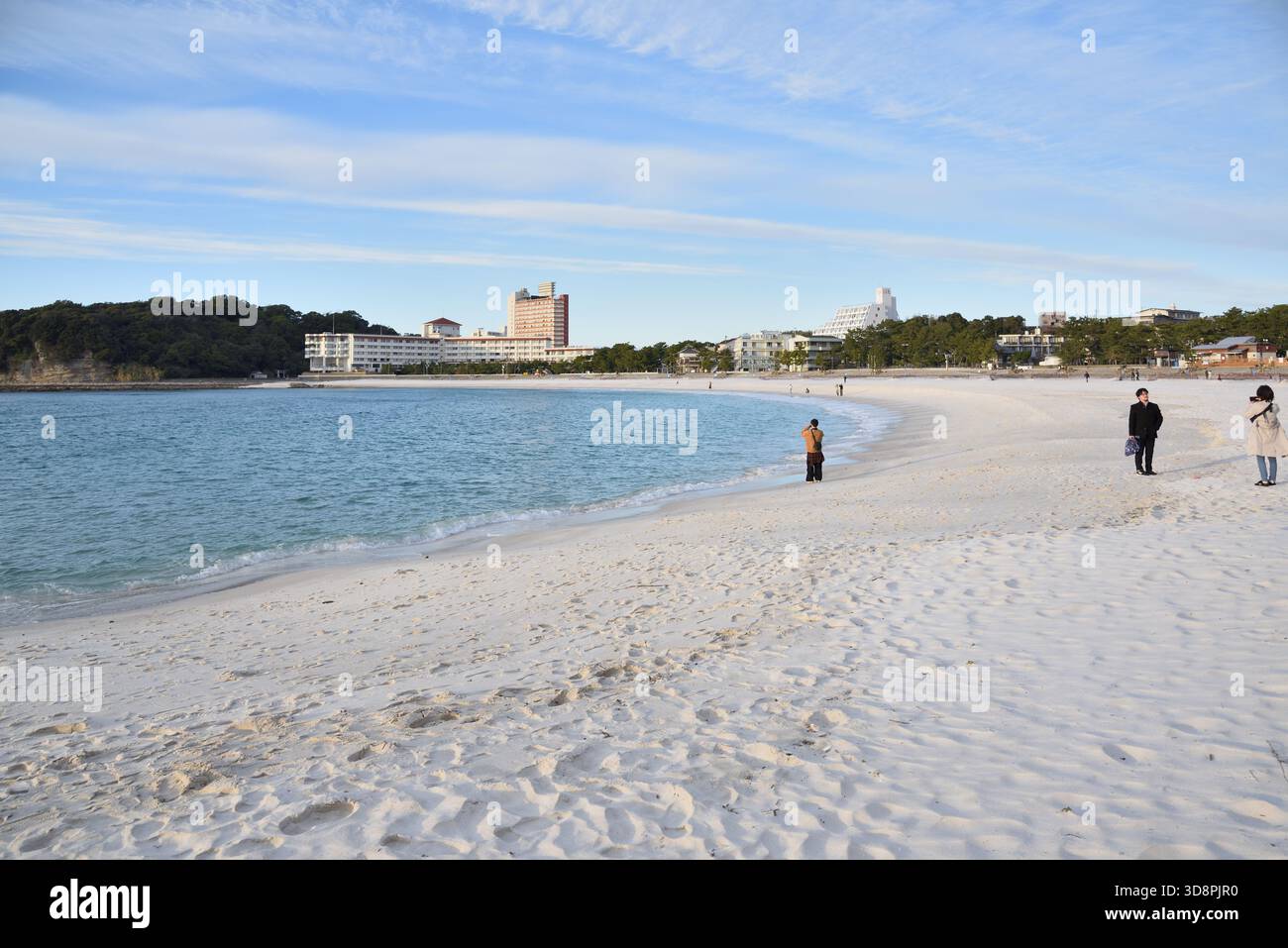Shirahama Beach beliebter Touristenort mit weißem Sandstrand, Sand importiert aus Perth, Australien, im Bezirk Nishimuro, Präfektur Wakayama in Japan Stockfoto