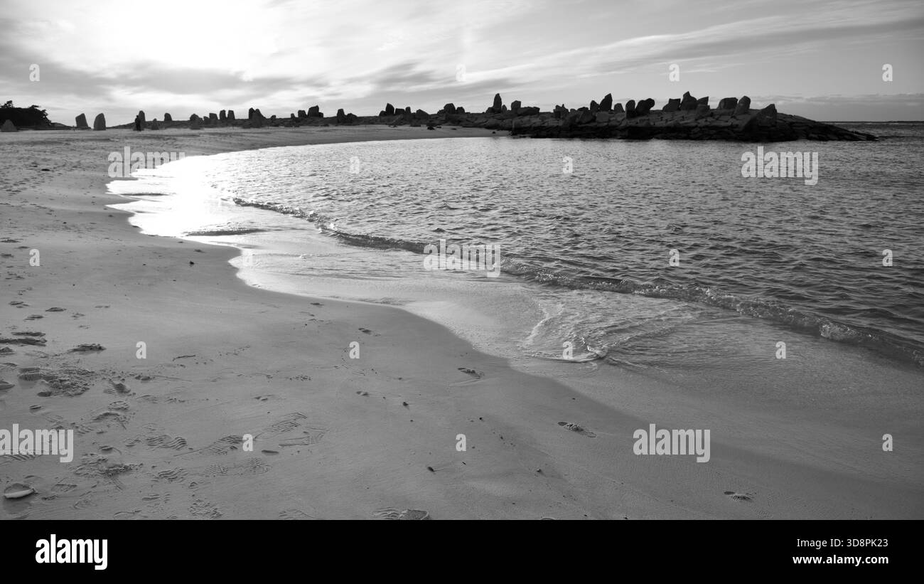 Shirahama Beach beliebter Touristenort mit weißem Sandstrand, Sand importiert aus Perth, Australien, im Bezirk Nishimuro, Präfektur Wakayama in Japan Stockfoto