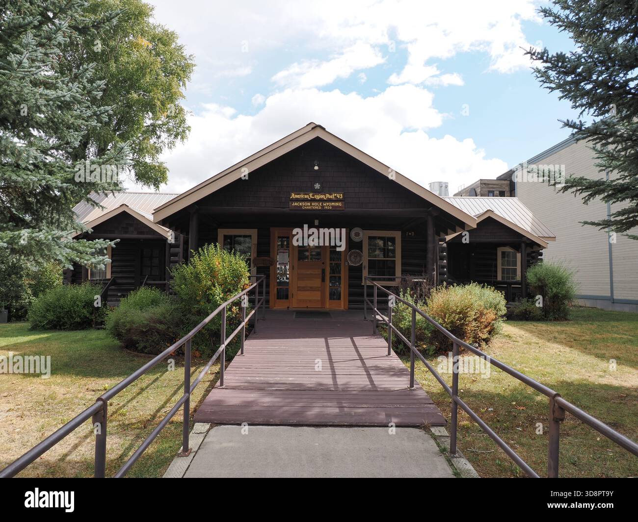 Historische Blockhüttenstruktur der American Legion Post 43 in Jackson Wyoming Stockfoto