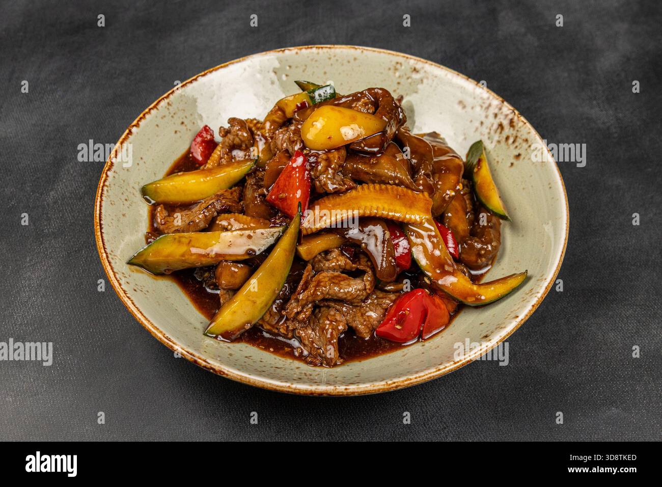 Asiatische, orientalische Küche legt Wert auf leicht zubereitete Gerichte mit starken aromatischen Komponenten und einer scharfen Note Stockfoto