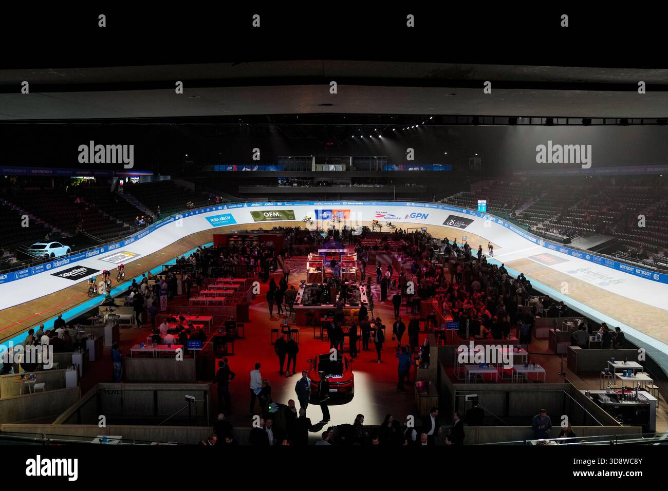 Rotterdam - Ahoy Rotterdam während der WielerZesdaagse Rotterdam am 2. Dezember 2025 in Rotterdam, Niederlande. (Parallaxenbilder/Nick Koole) Stockfoto