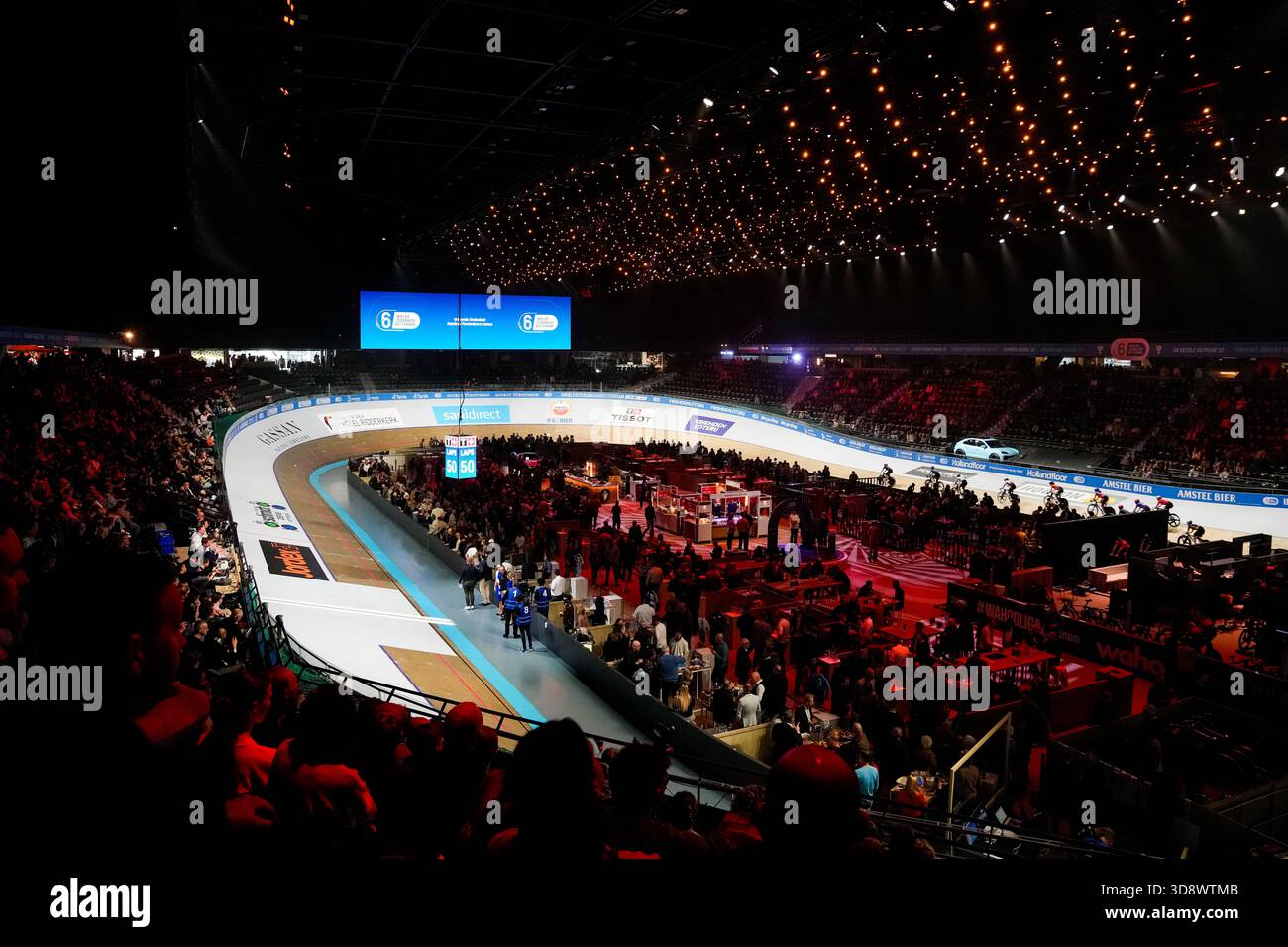 Rotterdam - Ahoy Rotterdam während der WielerZesdaagse Rotterdam am 2. Dezember 2025 in Rotterdam, Niederlande. (Parallaxenbilder/Nick Koole) Stockfoto