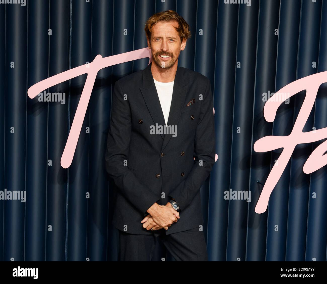 London, Großbritannien. Dezember 2025. Peter Crouch nimmt an den Fashion Awards 2025 in der Royal Albert Hall in Kensington, London, Teil. Quelle: SOPA Images Limited/Alamy Live News Stockfoto