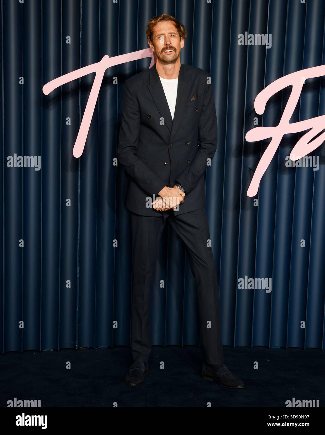 London, Großbritannien. Dezember 2025. Peter Crouch nimmt an den Fashion Awards 2025 in der Royal Albert Hall in Kensington, London, Teil. Quelle: SOPA Images Limited/Alamy Live News Stockfoto