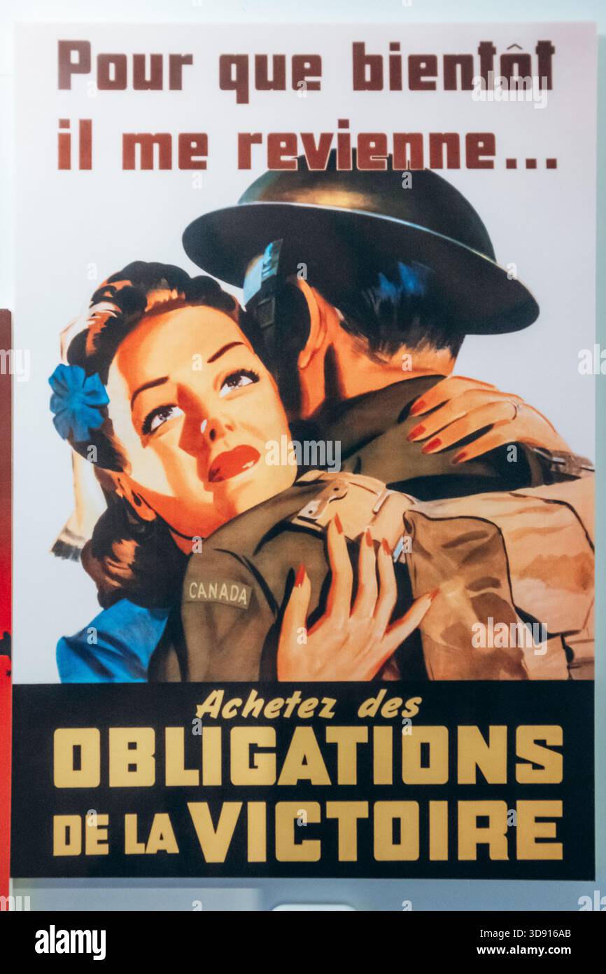 Ottawa, Kanada - 13. August 2025: Vintage-Plakat für kanadische Siegesanleihen aus dem Zweiten Weltkrieg im Bank of Canada Museum Stockfoto
