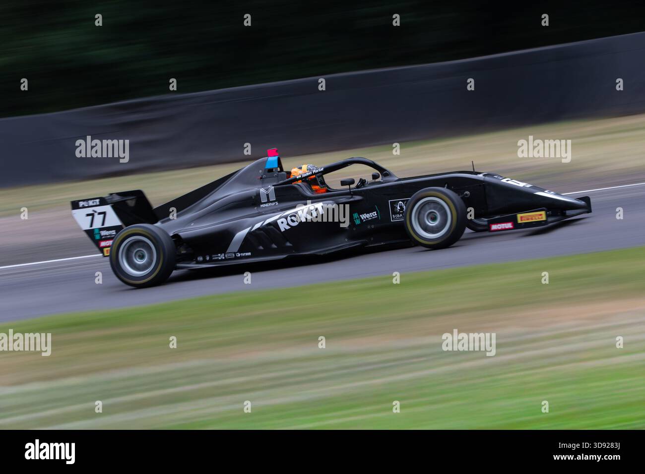Jaden Pariat in Phinsys von Argenti Team F4 2023 Auto im Oulton Park. Stockfoto