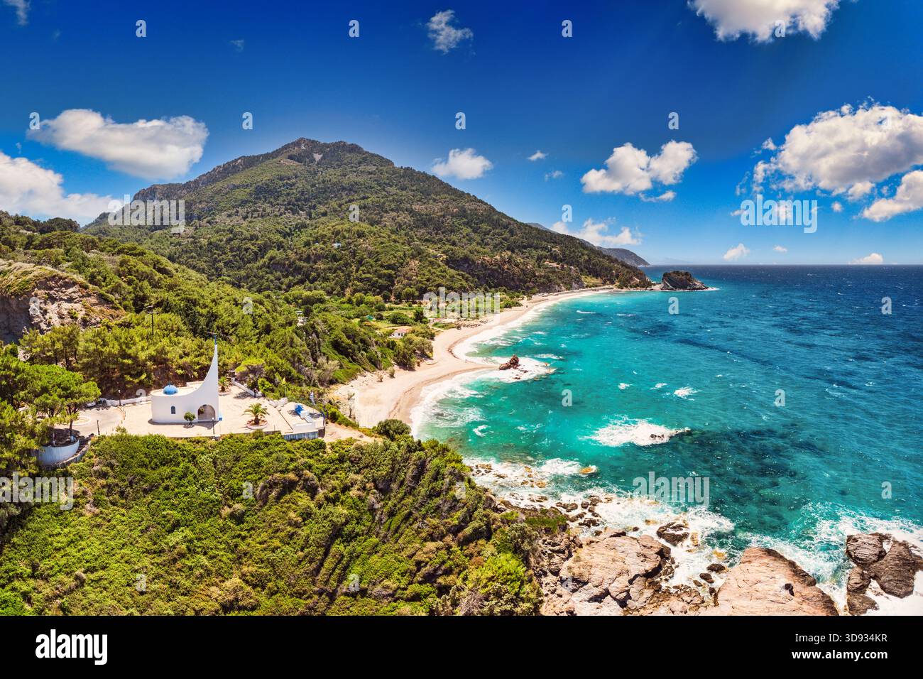 Der Strand Potami und die Kapelle Agios Nikolaos auf der Insel Samos, Griechenland Stockfoto