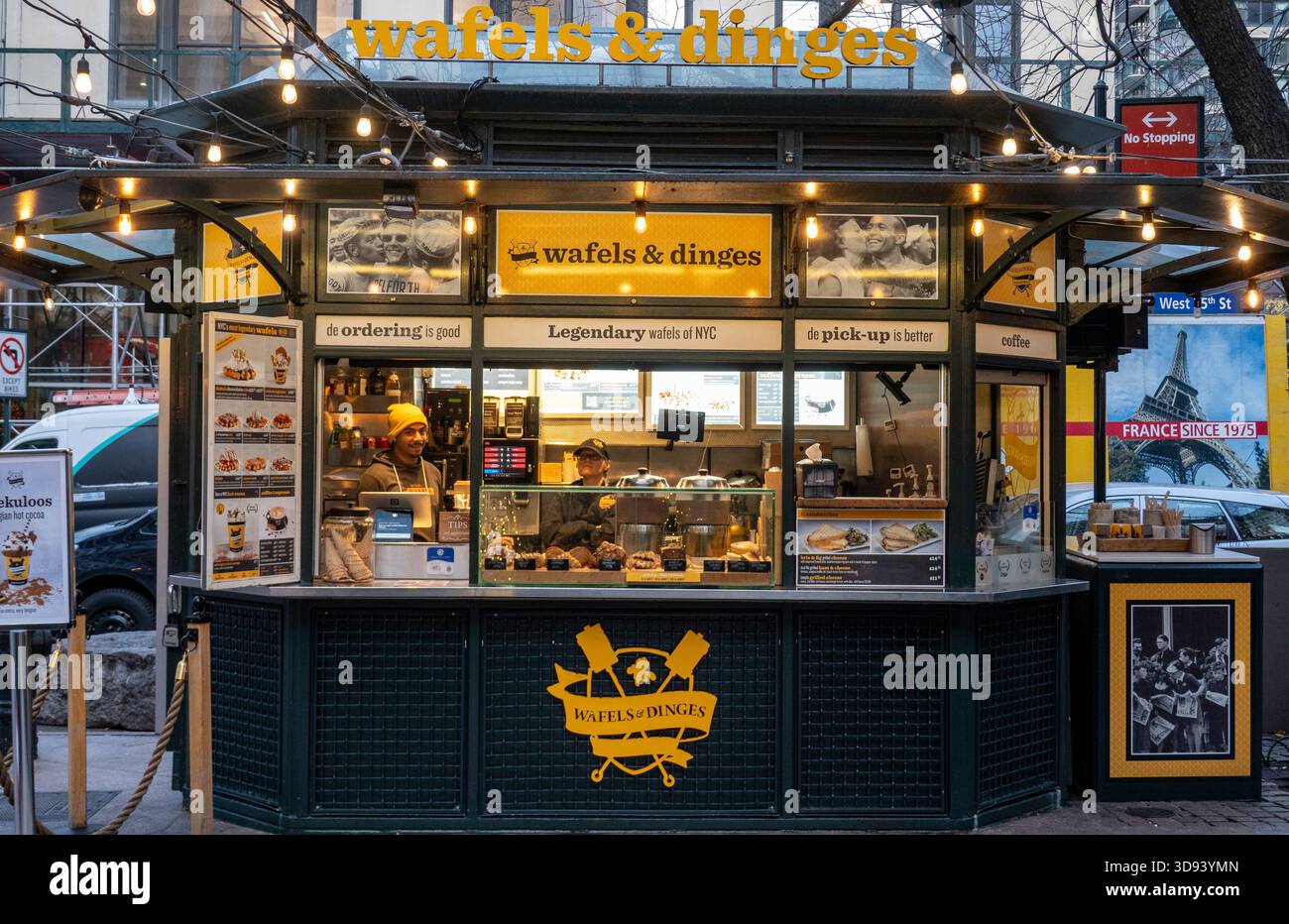Wafels & Dinges Gourmet Food Truck in Herald Square, New York City, USA 2025 Stockfoto