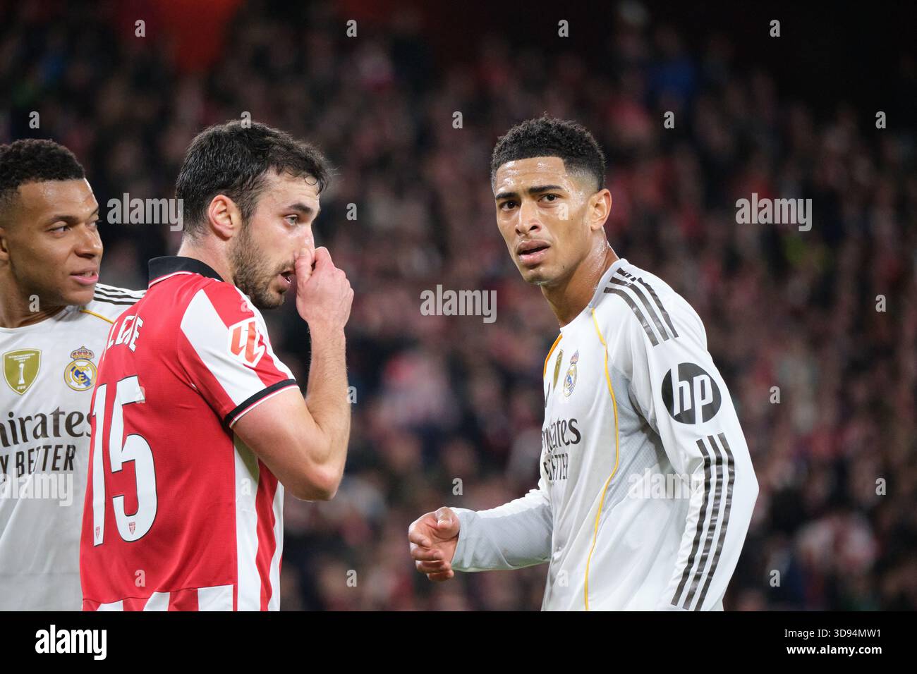 Bilbao, Biskaya, Spanien - 3. Dezember 2025: Jude Bellingham von Real Madrid im Athletic Club gegen Real Madrid, Teil des LaLiga EA SPORTS Match 2025–2026, im San Mamés Stadion. Quelle: Rubén Gil/Alamy Live News. Stockfoto