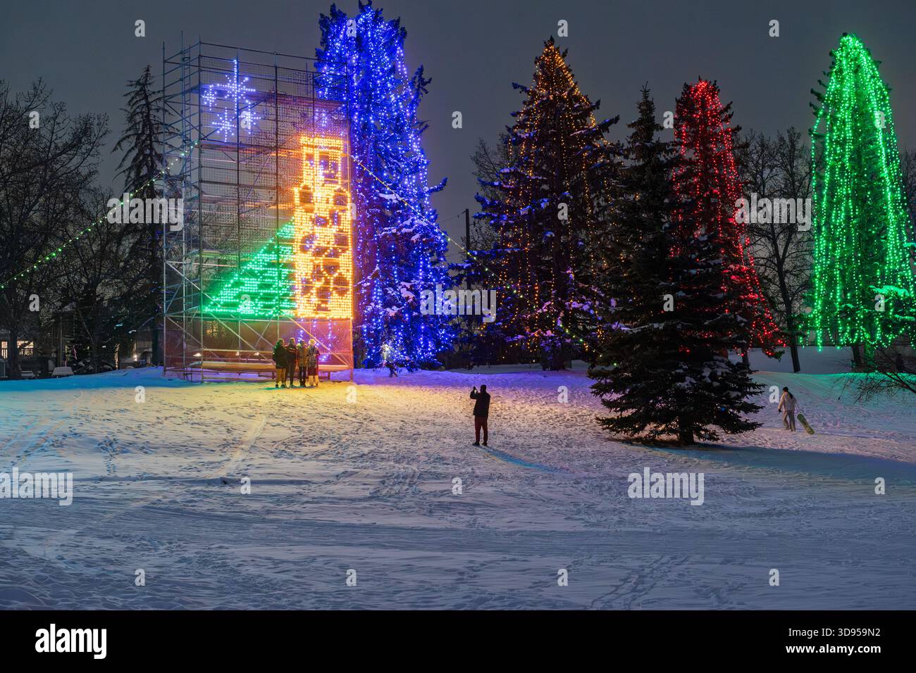 Weihnachtsbeleuchtung wird auf dem Festival of Lights, Confederation Park, Calgary, Alberta Canada, gezeigt Stockfoto