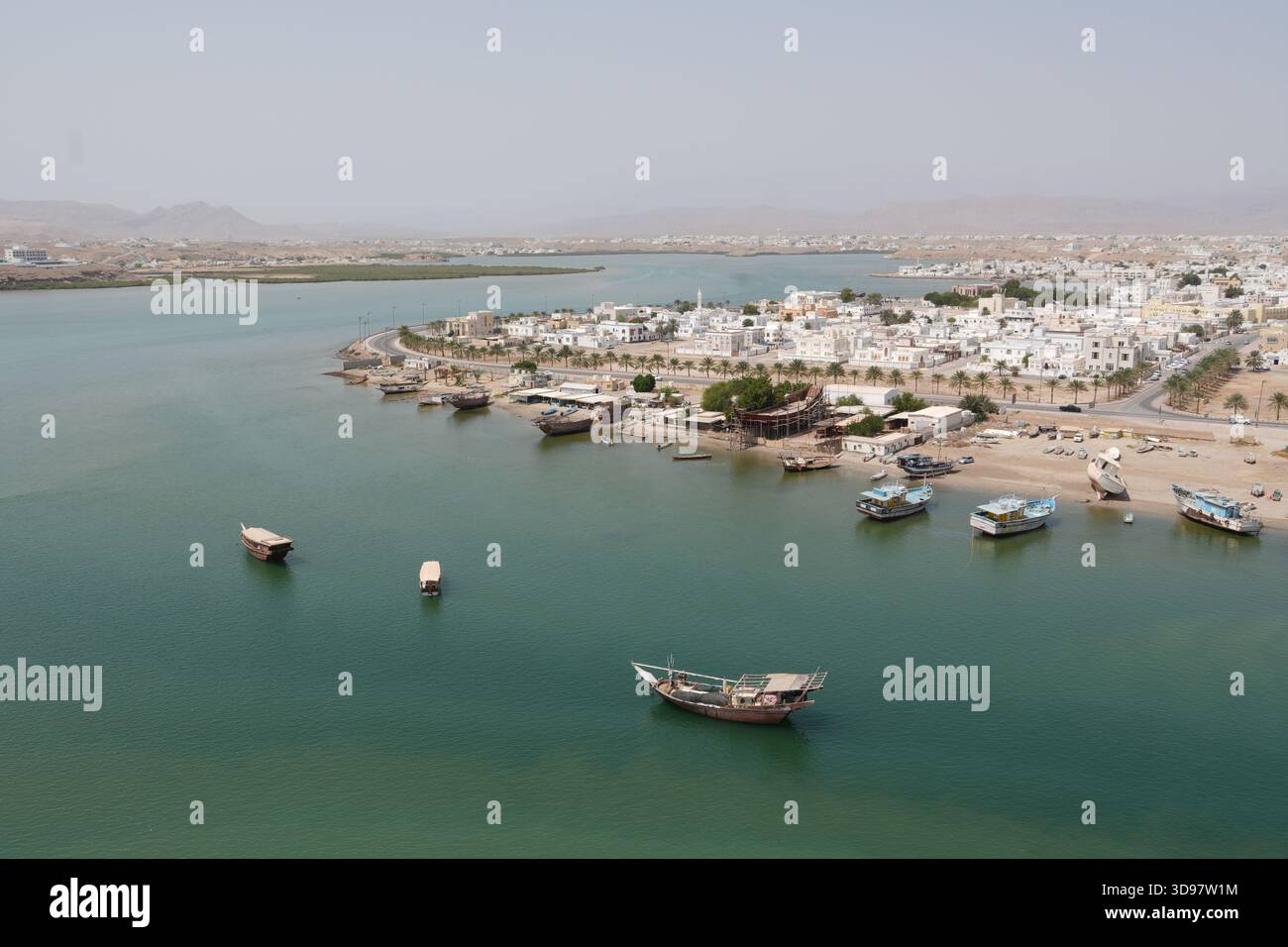 Traditionelle Holzdaus im Hafen von Sur, Oman Stockfoto