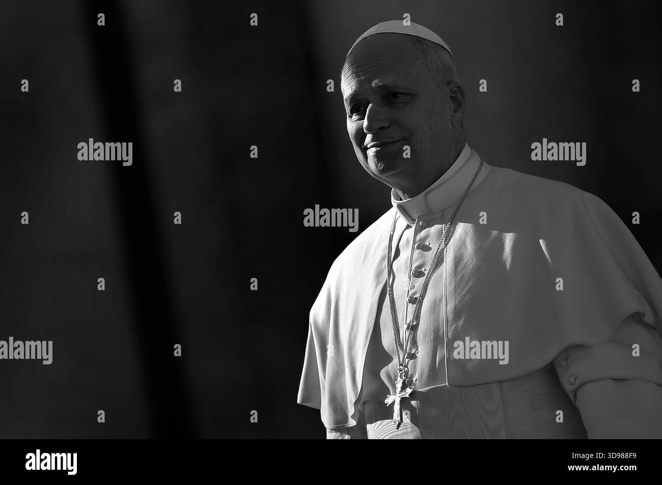 Papst Leo XIV. Generalaudienz auf dem Petersplatz im Vatikan, Mittwoch, 26. November 2025. Stockfoto