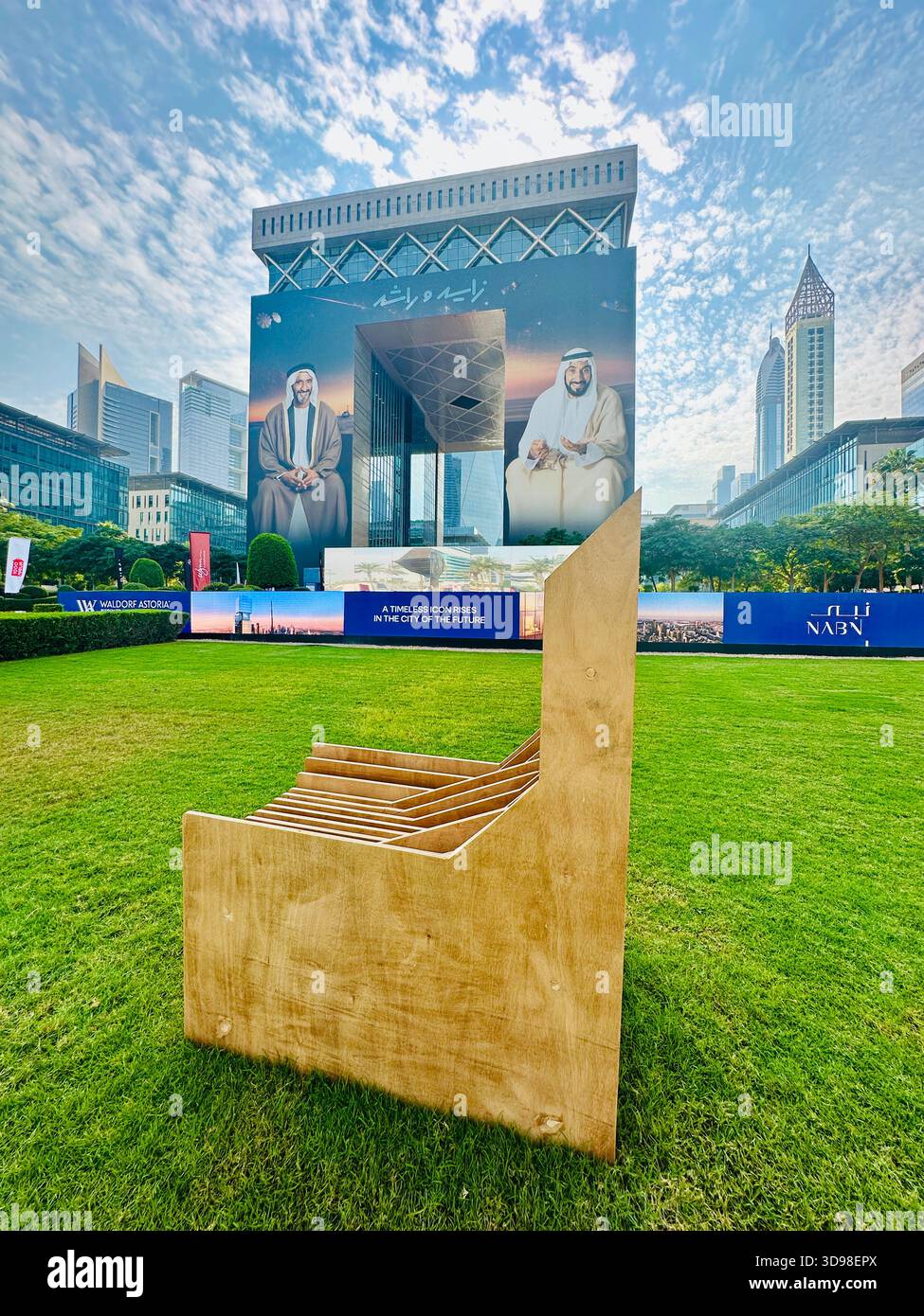 Eine von den vielen Skulpturen - Smartphone-aufgenommenes Stockfoto