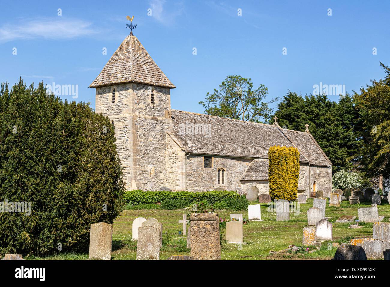 Die Pfarrkirche St. Mary Magdalene im Dorf Boddington, Gloucestershire, England, Großbritannien Stockfoto